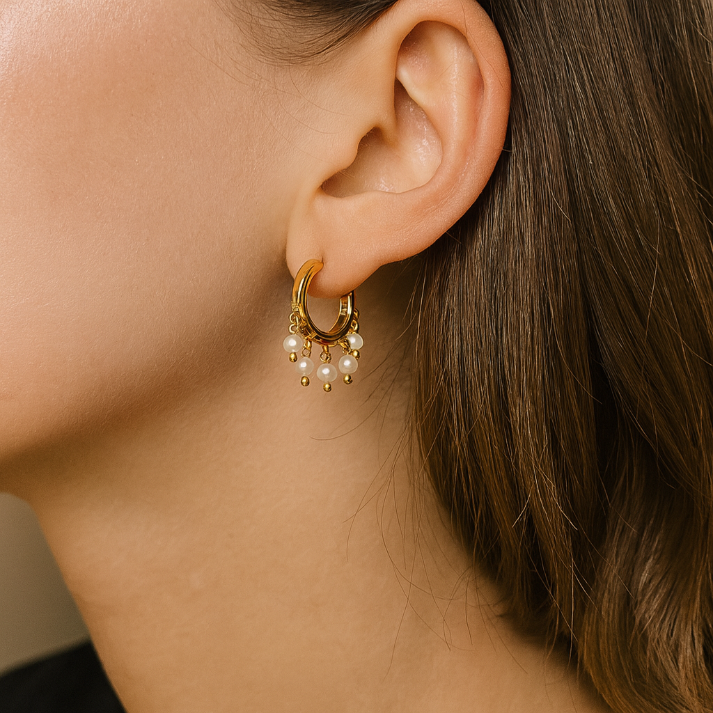 Arete Moon Perl Huggie