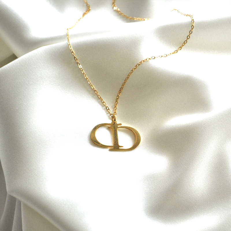 Collar Letra D