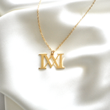 Collar Letra M