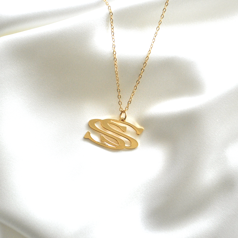 Collar Letra S